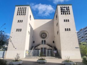 Königin des Friedens